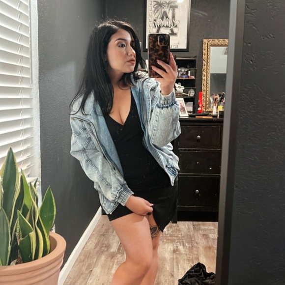 90s Style Bomber Jacket - Picture 5 of 6